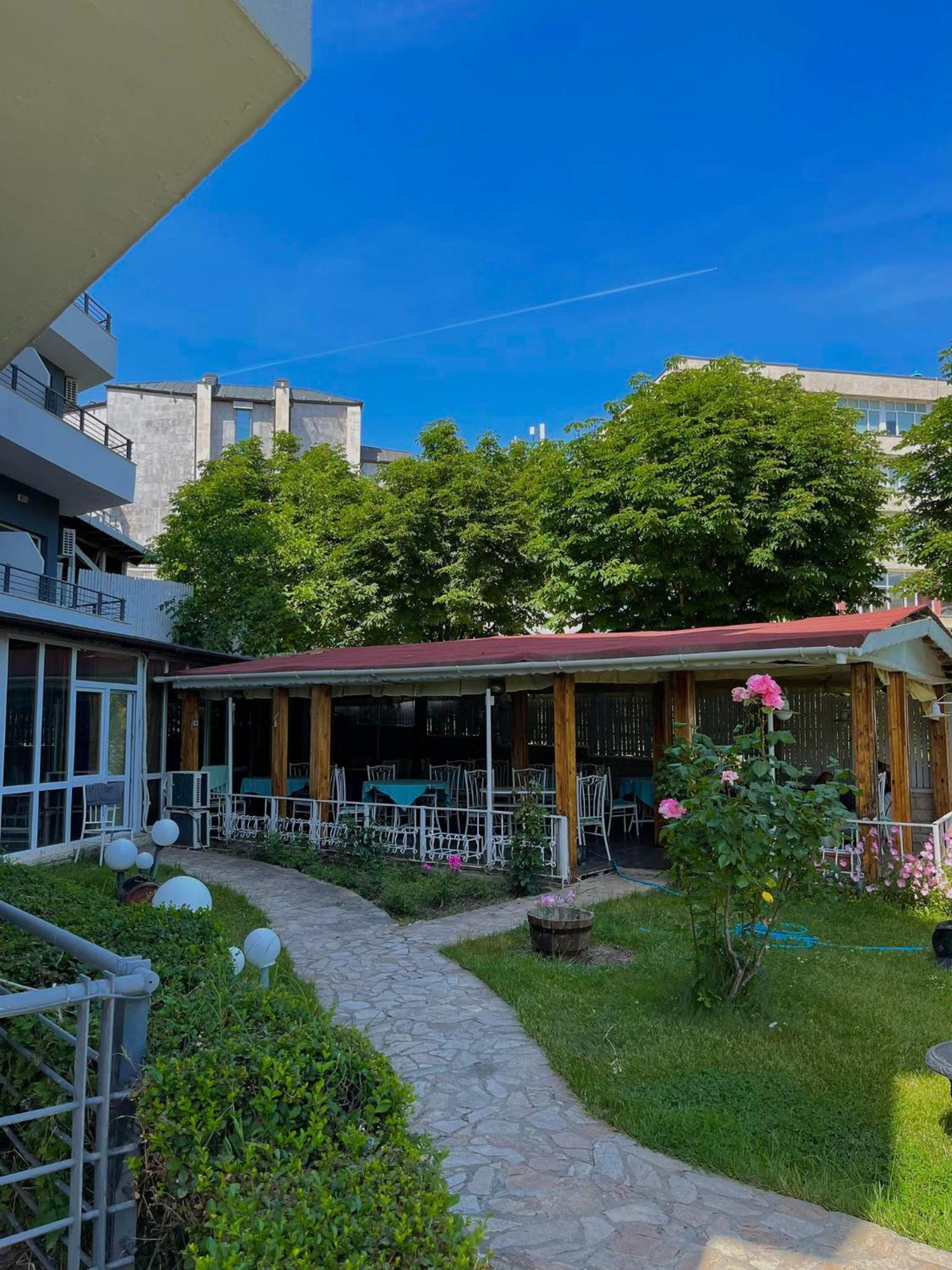 Apartments Devora 1 & Bar & Restaurant Varna Extérieur photo